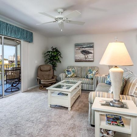 Royal Pelican 381, 2 Bedrooms, Sleeps 6, Canal View, Heated Pool, Elevator Fort Myers Beach Buitenkant foto