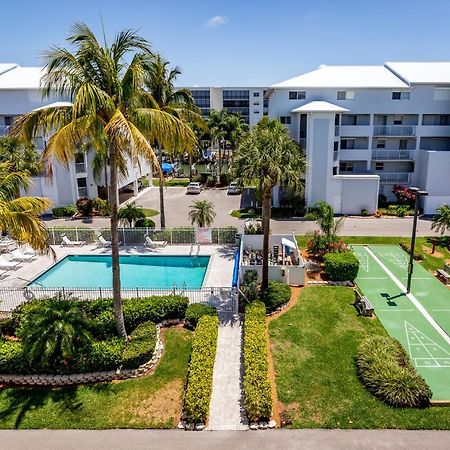 Royal Pelican 381, 2 Bedrooms, Sleeps 6, Canal View, Heated Pool, Elevator Fort Myers Beach Buitenkant foto