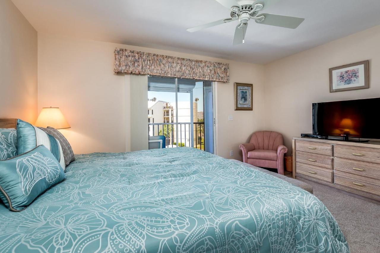 Royal Pelican 381, 2 Bedrooms, Sleeps 6, Canal View, Heated Pool, Elevator Fort Myers Beach Buitenkant foto