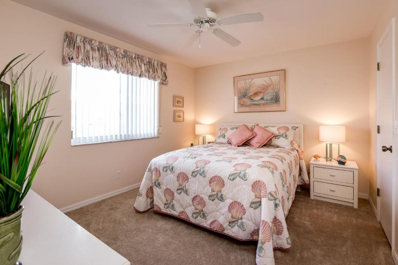 Royal Pelican 381, 2 Bedrooms, Sleeps 6, Canal View, Heated Pool, Elevator Fort Myers Beach Buitenkant foto