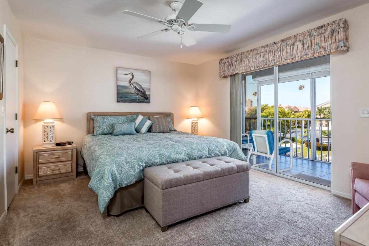 Royal Pelican 381, 2 Bedrooms, Sleeps 6, Canal View, Heated Pool, Elevator Fort Myers Beach Buitenkant foto