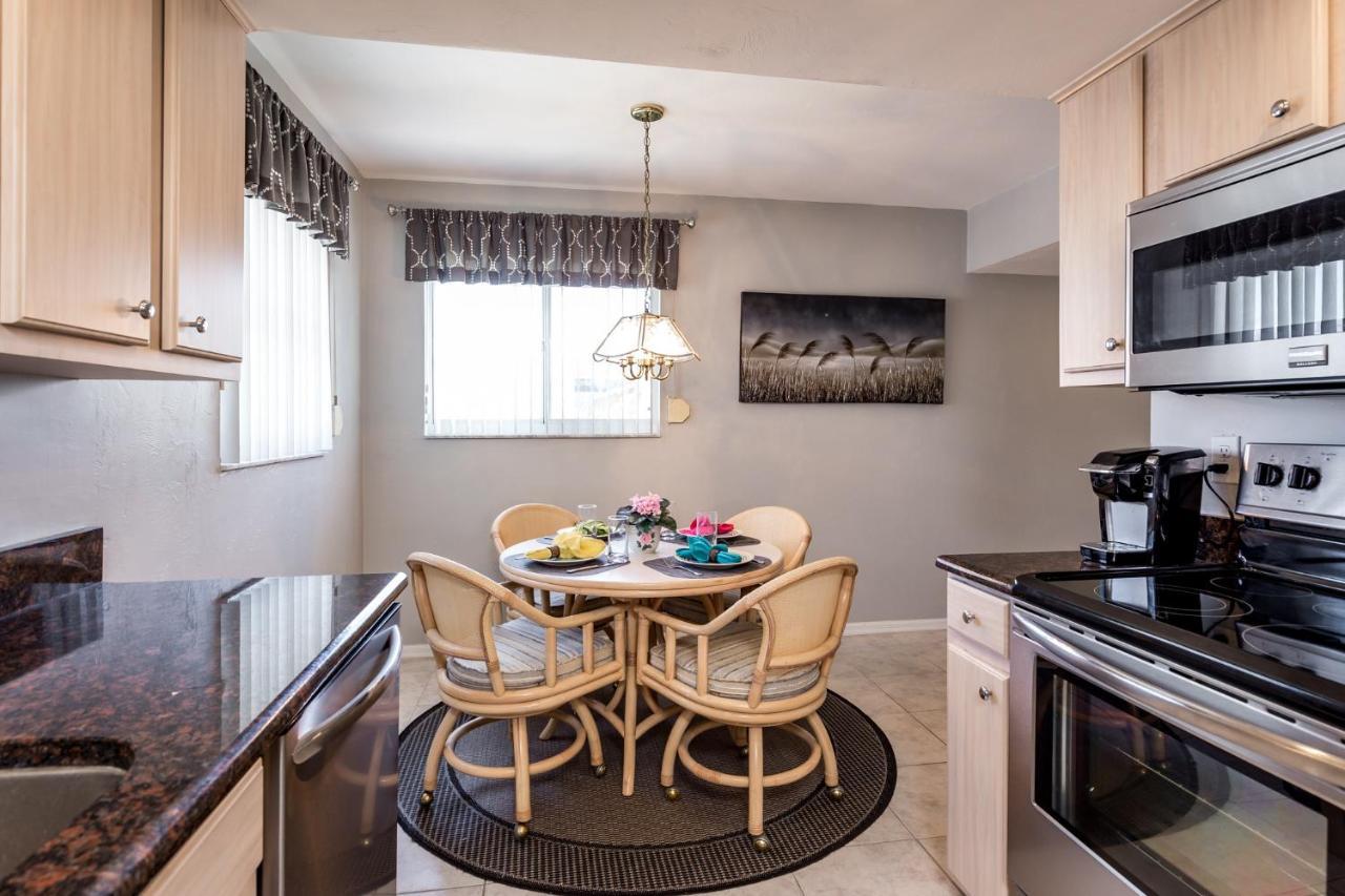 Royal Pelican 381, 2 Bedrooms, Sleeps 6, Canal View, Heated Pool, Elevator Fort Myers Beach Buitenkant foto