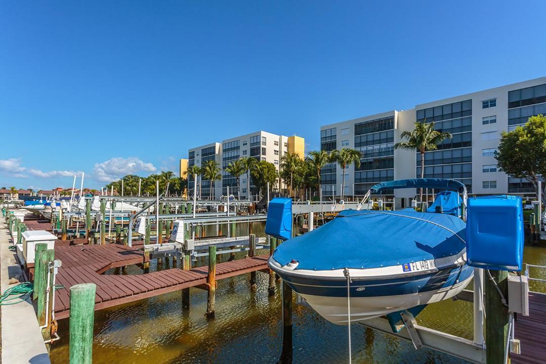 Royal Pelican 381, 2 Bedrooms, Sleeps 6, Canal View, Heated Pool, Elevator Fort Myers Beach Buitenkant foto